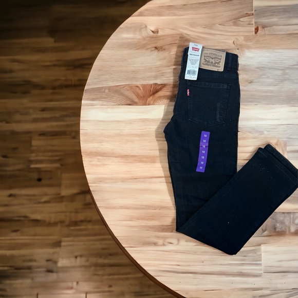 Boyfriend Style Levi - Picture 2 of 2